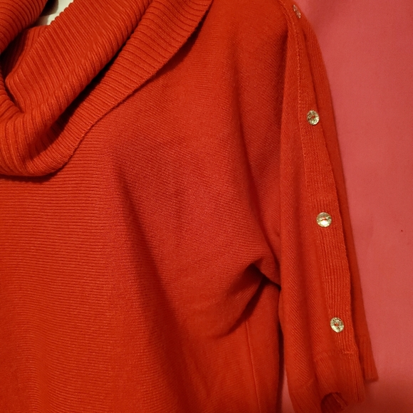 #952 Draper's Damon's sweater - Picture 2 of 4